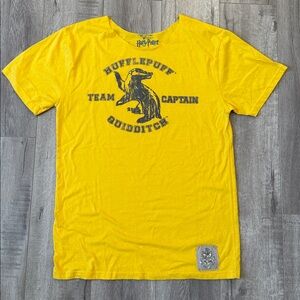 Harry Potter Hufflepuff Quidditch Team Captain Flocked Graphic Tee Yellow Size M